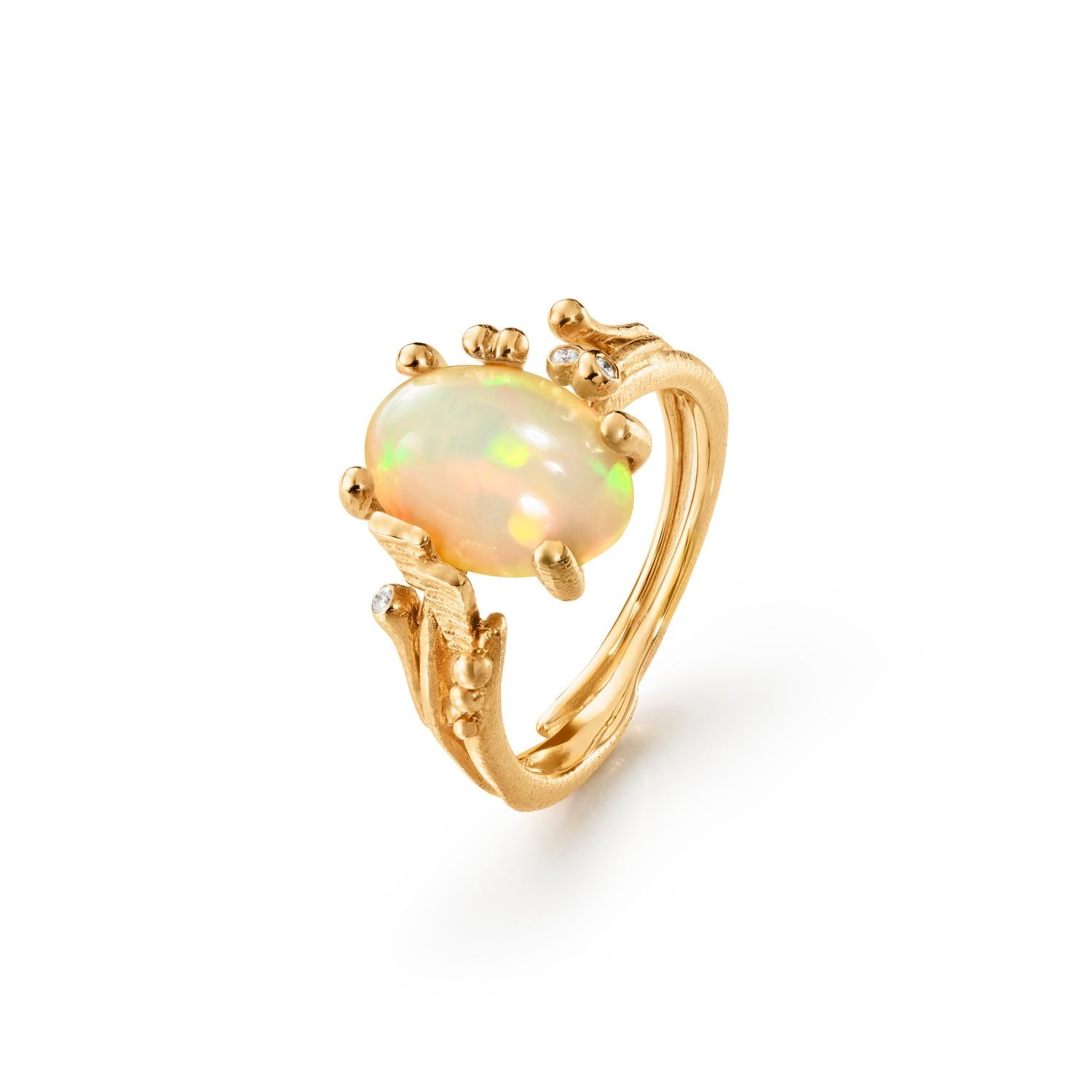 A2929-401 OLE LYNGGAARD COPENHAGEN BoHo ring, gull med opal og diamanter