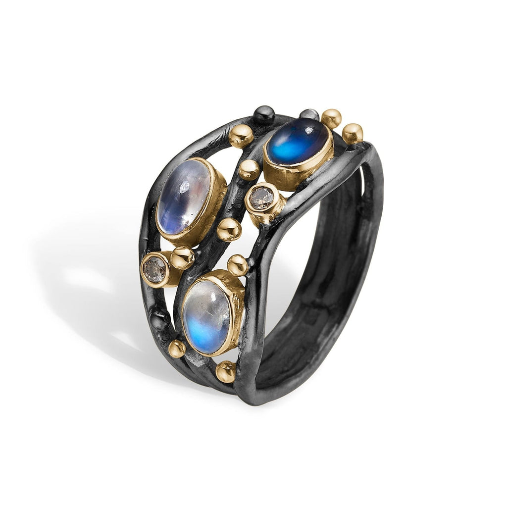 By Birdie Nautilos Blue ring, oksidert sølv med månestener og diamanter