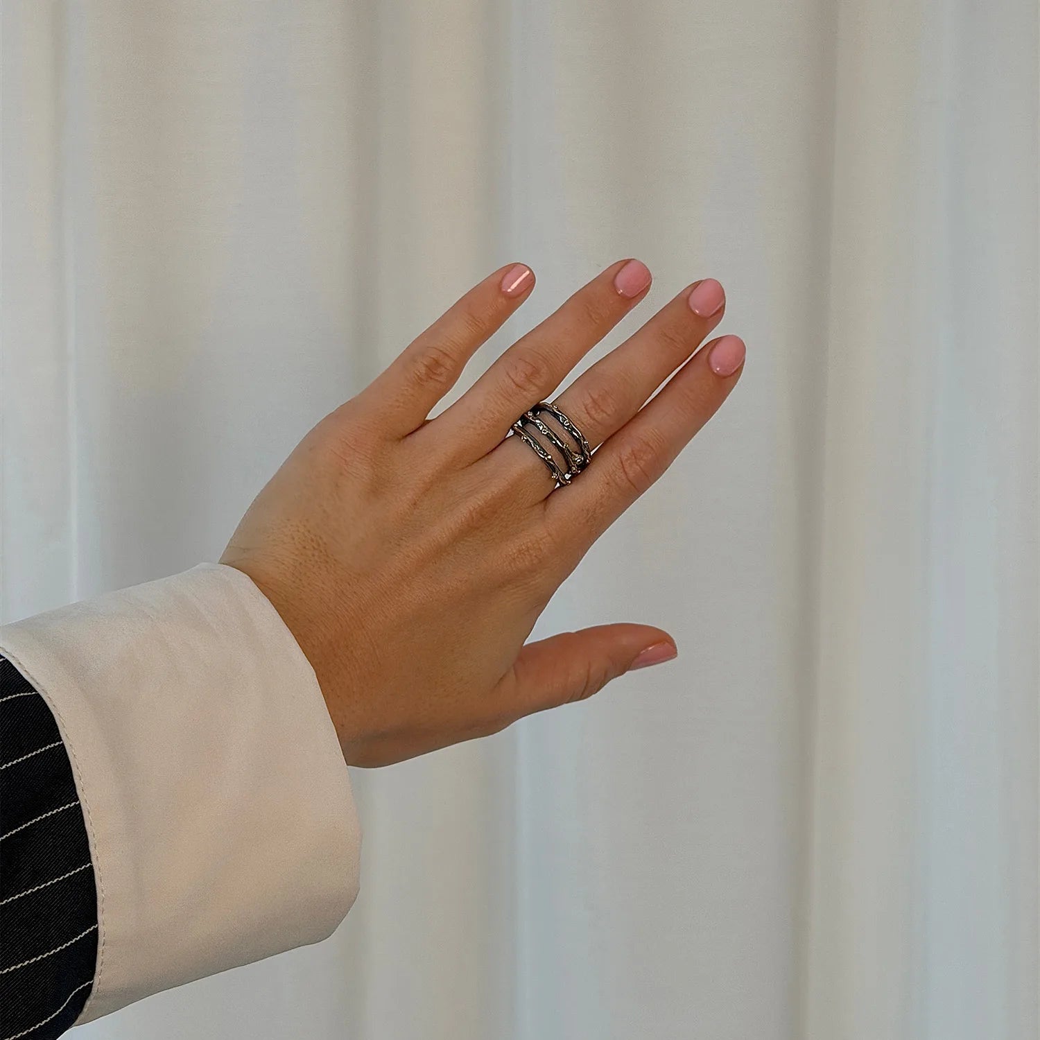 By Birdie Zeus Tribeca ring, oksidert sølv med diamant
