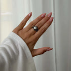 By Birdie Zinnia ring, sølv med perle og diamanter