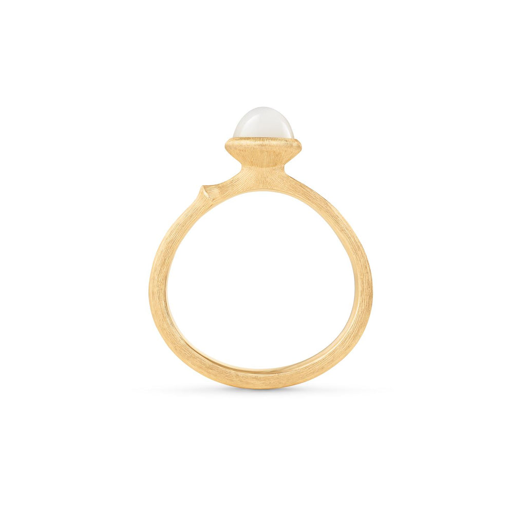 Ole Lynggaard Copenhagen Lotus ring 0 med hvit månesten, gull