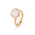 Ole Lynggaard Copenhagen Lotus ring 2 med hvit månesten, gull