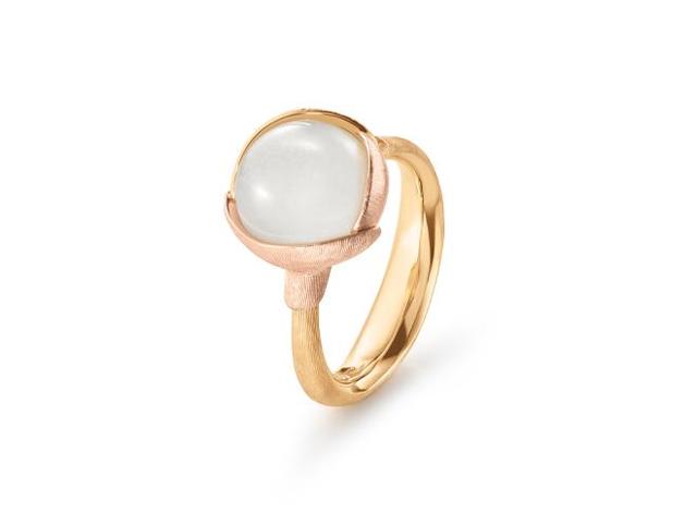 Ole Lynggaard Copenhagen Lotus ring 2 med hvit månesten, gull