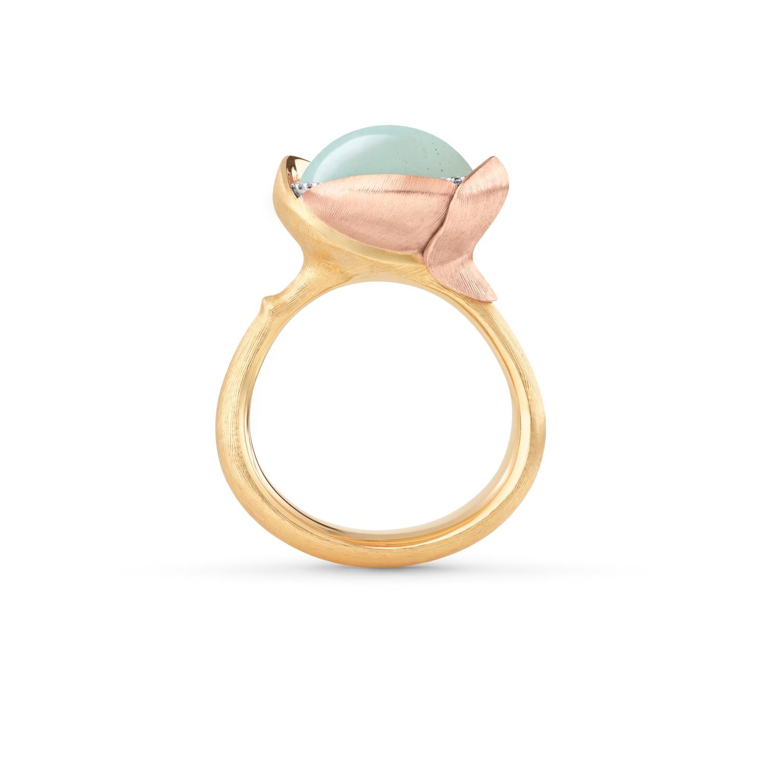 Ole Lynggaard Copenhagen Lotus ring 3 med akvamarin, gull og diamanter