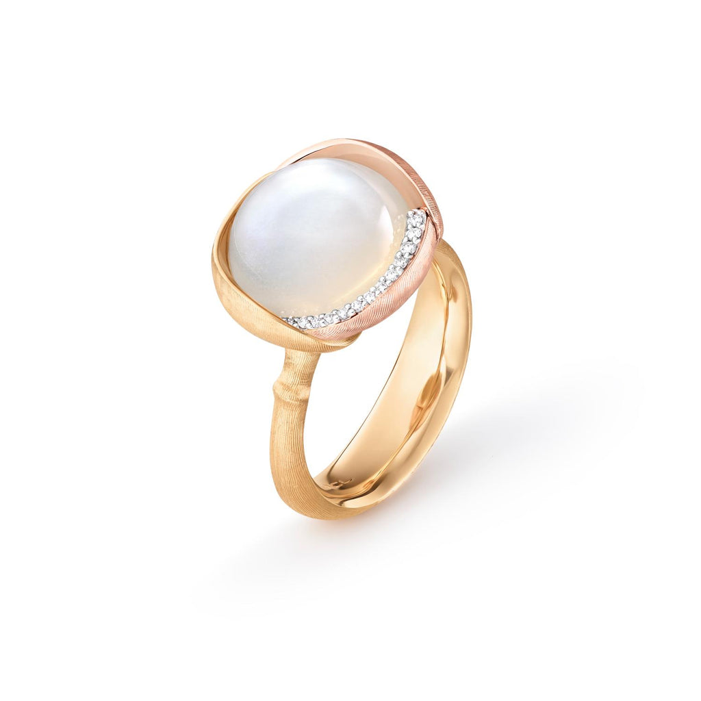 Ole Lynggaard Copenhagen Lotus ring 3 med hvit månesten, gull og diamanter