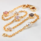 Ole Lynggaard Copenhagen Shooting Stars armbånd med blush og grå månesten, hvit ferskvannsperle og diamanter