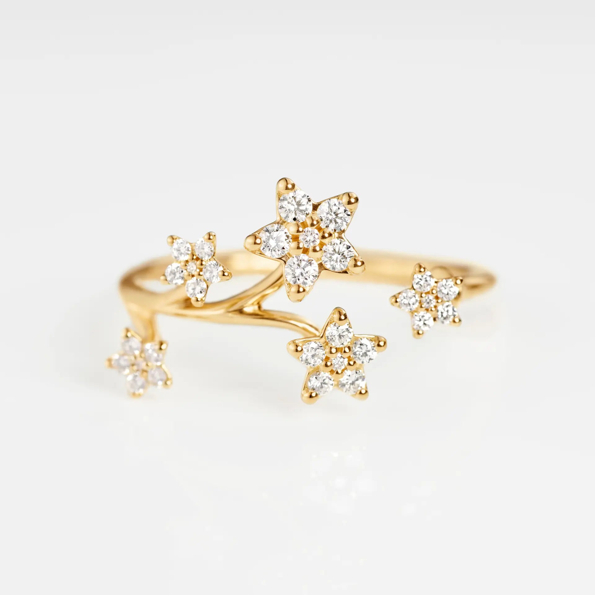 Ole Lynggaard Copenhagen Shooting Stars ring med stjerner, gull og diamanter