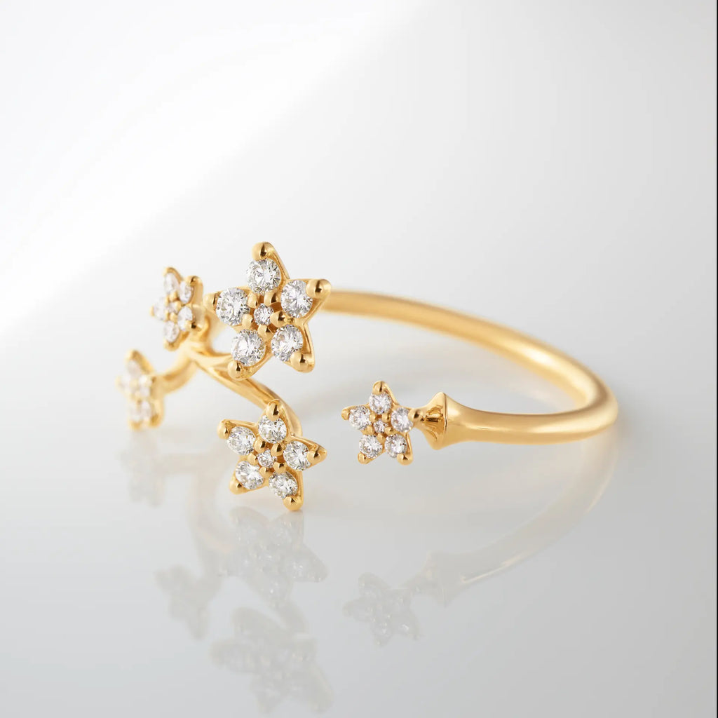 Ole Lynggaard Copenhagen Shooting Stars ring med stjerner, gull og diamanter